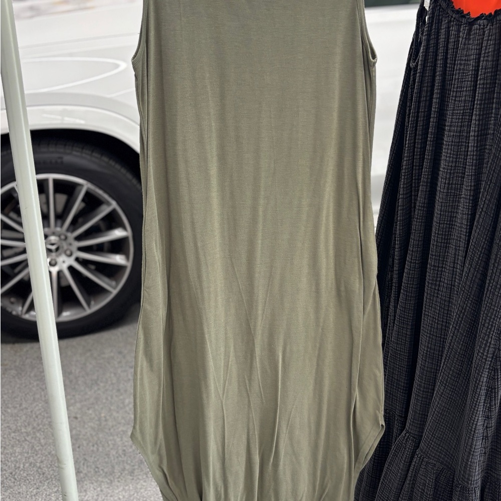 Elegant Olive Green Sleeveless Dress